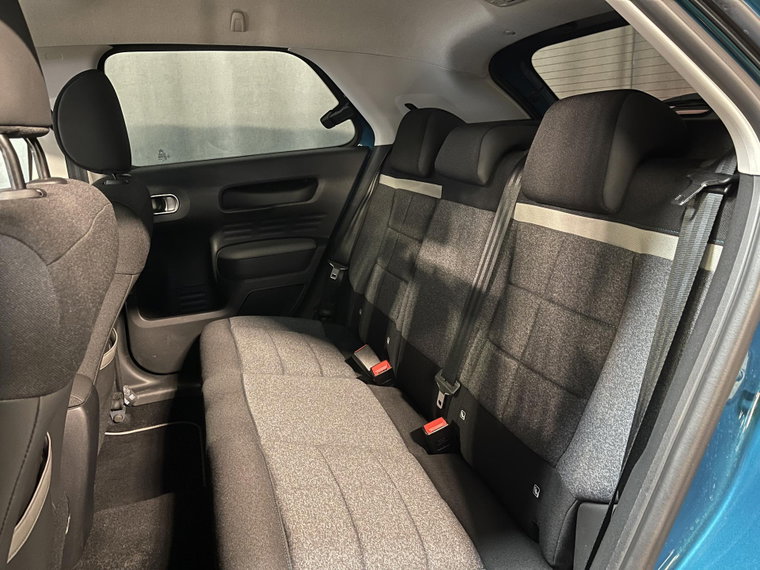 Vehicle Image 31