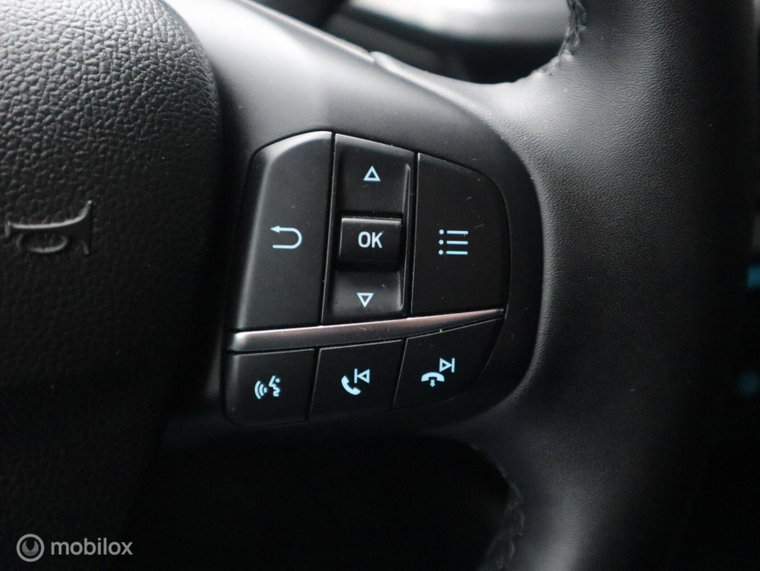 Vehicle Image 42