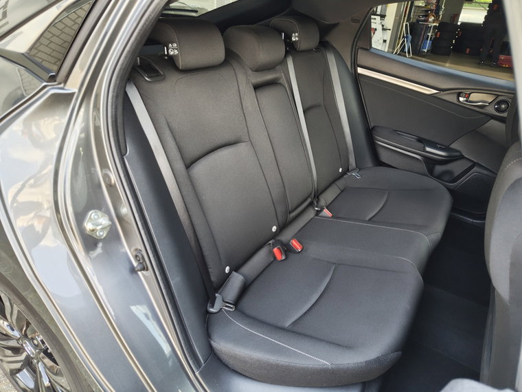Vehicle Image 30