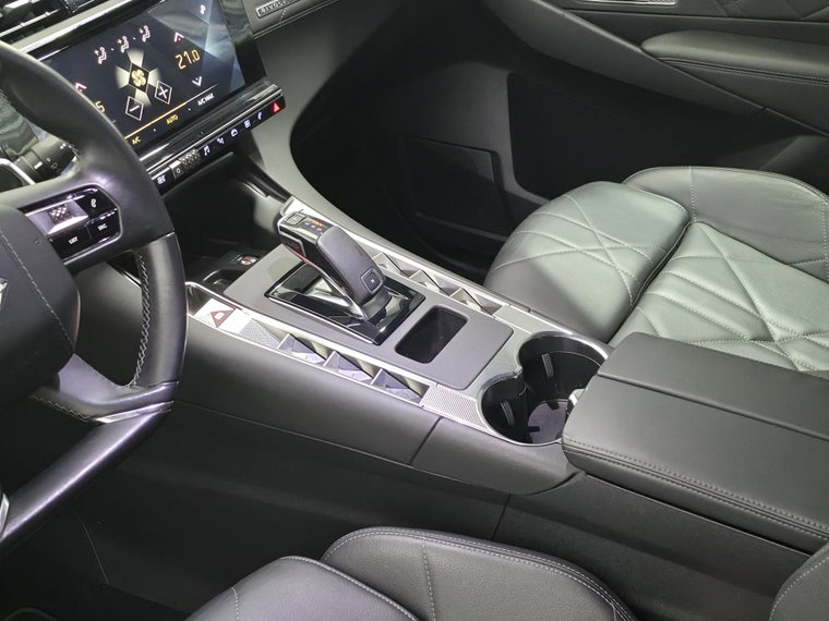 Vehicle Image 37