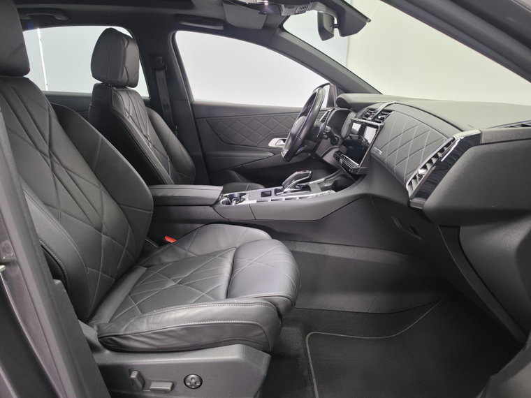 Vehicle Image 38