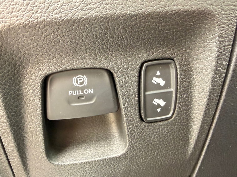 Vehicle Image 40
