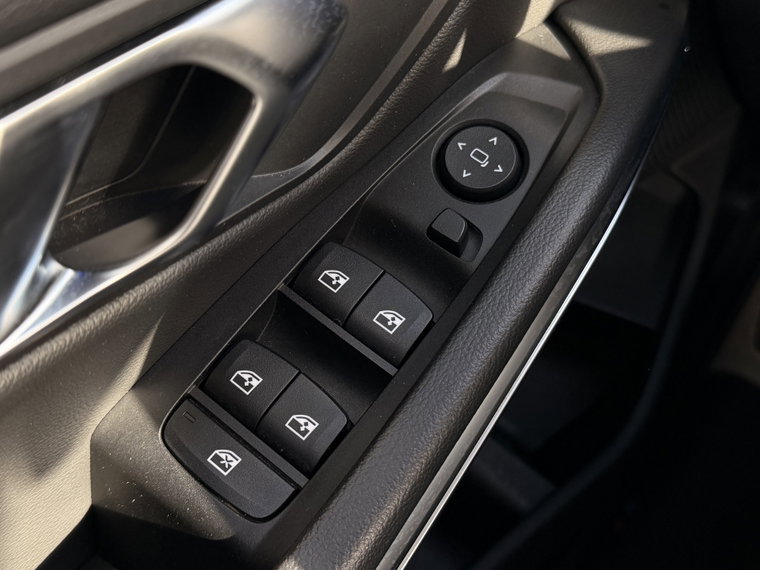 Vehicle Image 38
