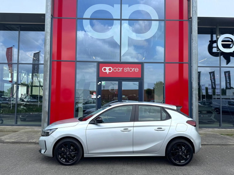 Vehicle Image 8