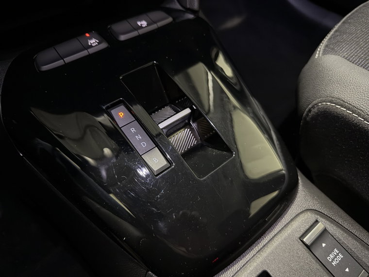 Vehicle Image 24