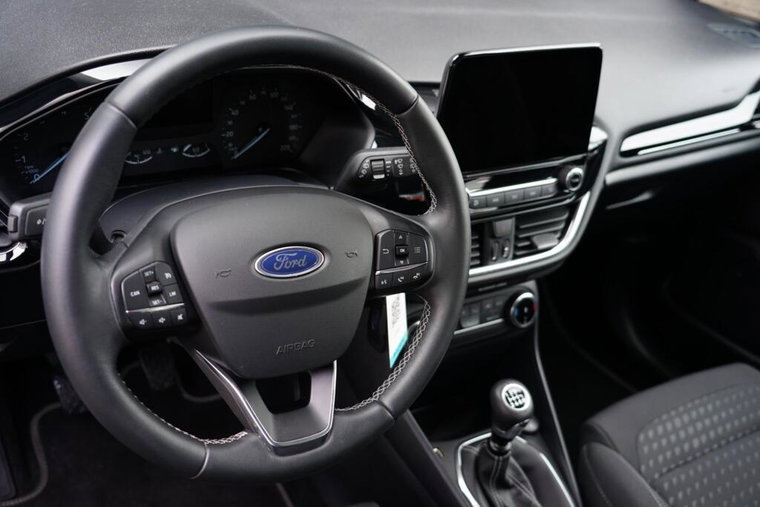 Vehicle Image 19