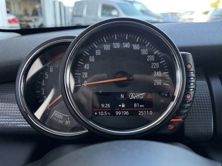 Vehicle Image 17