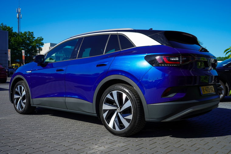 Vehicle Image 13
