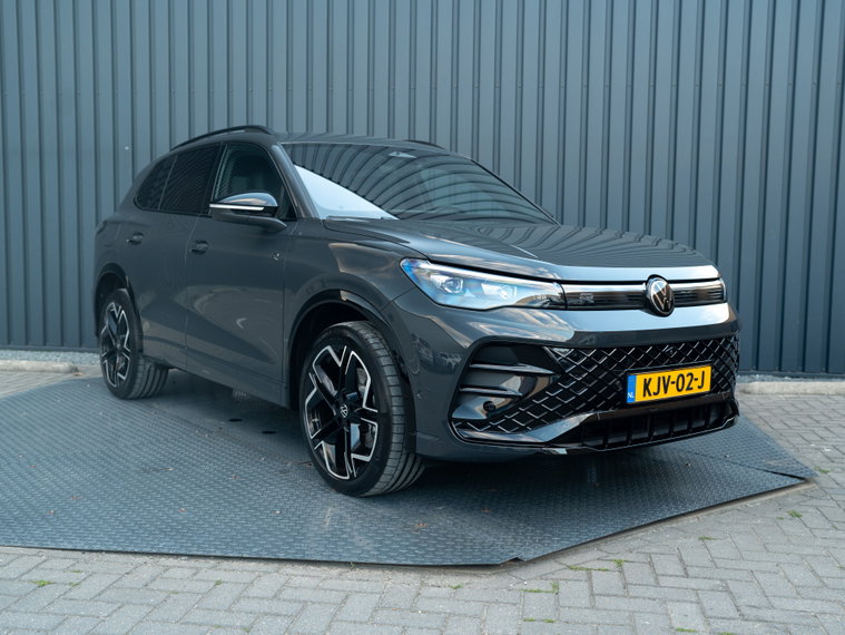 Vehicle Image 52