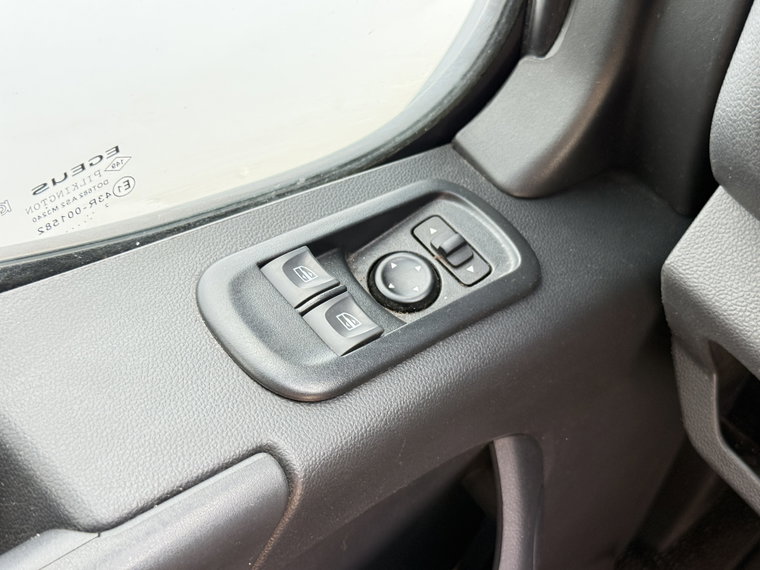 Vehicle Image 26