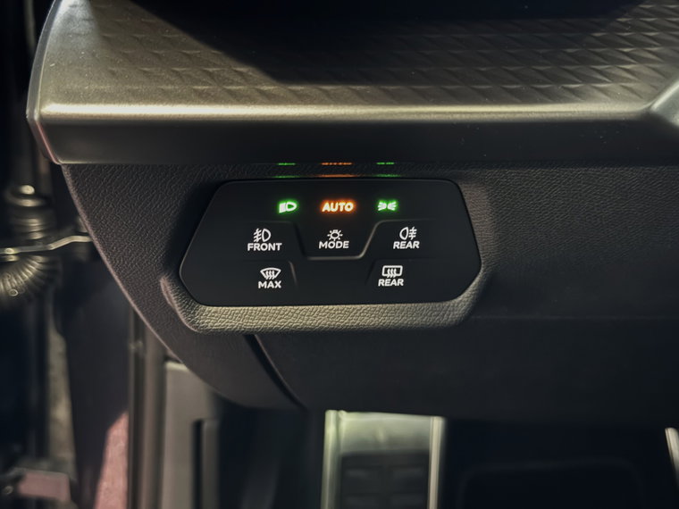 Vehicle Image 24