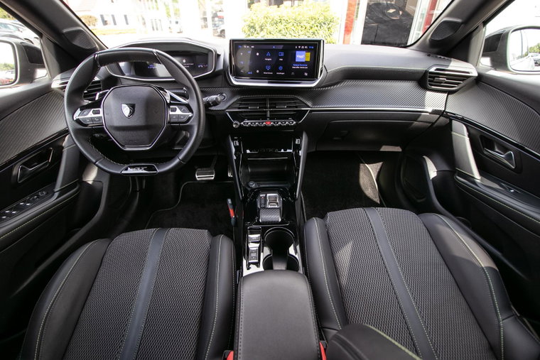 Vehicle Image 14