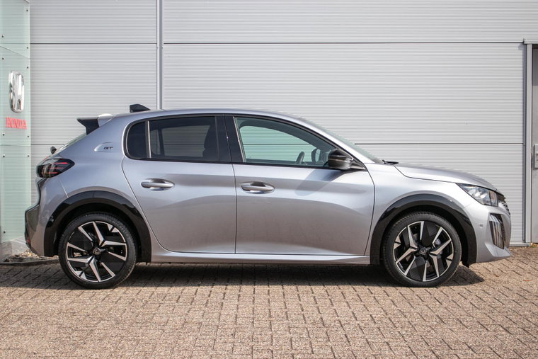 Vehicle Image 11
