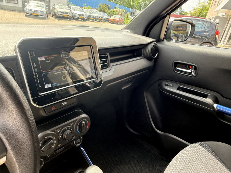 Vehicle Image 32