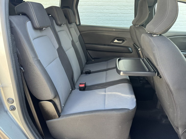 Vehicle Image 31