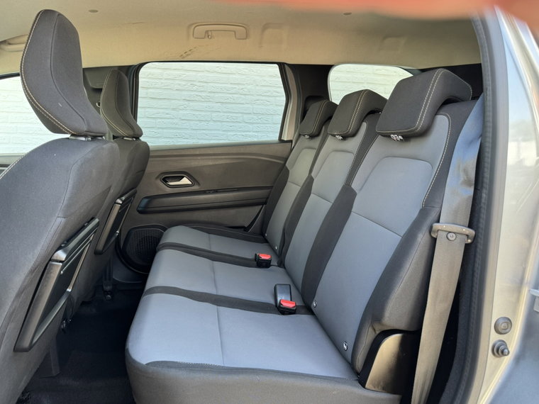 Vehicle Image 36