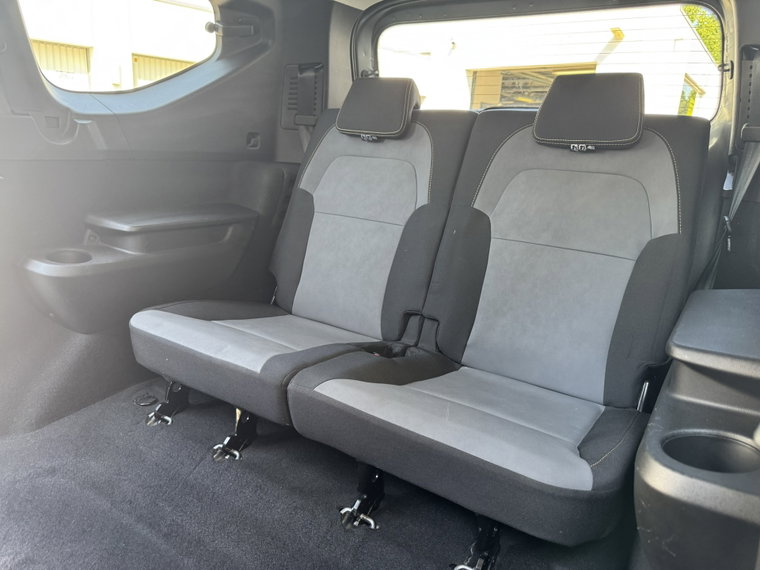 Vehicle Image 37