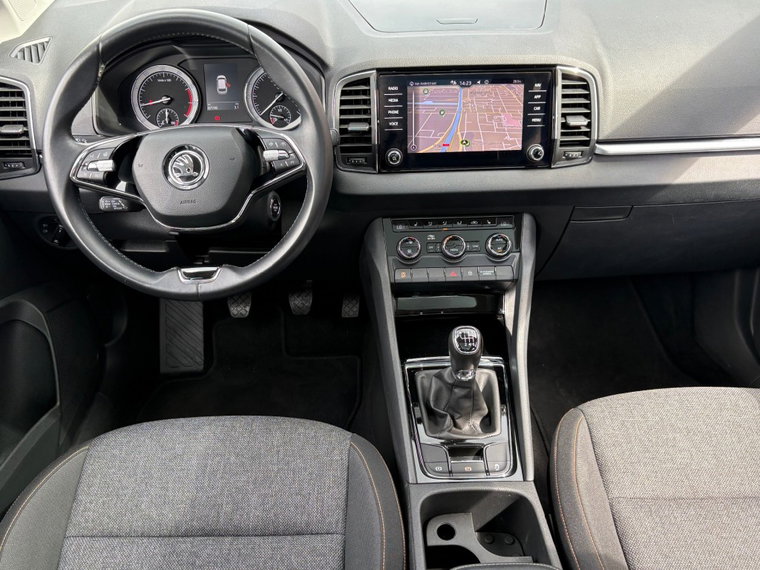 Vehicle Image 6
