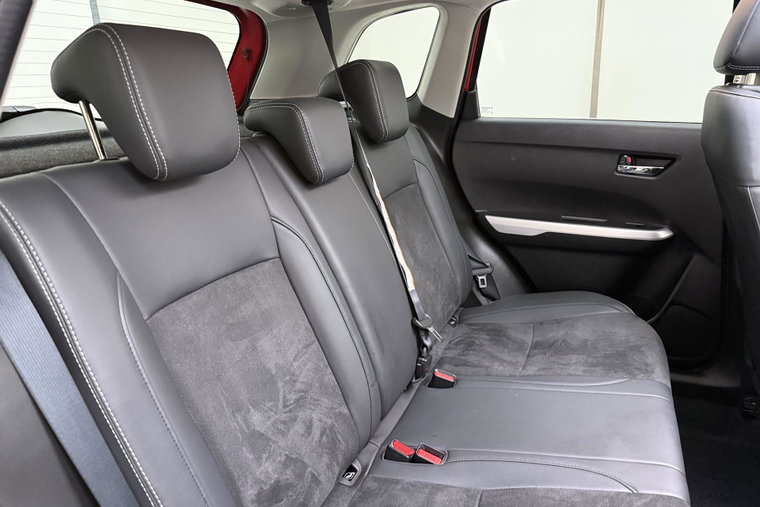 Vehicle Image 14