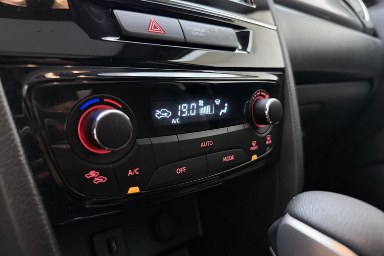 Vehicle Image 28
