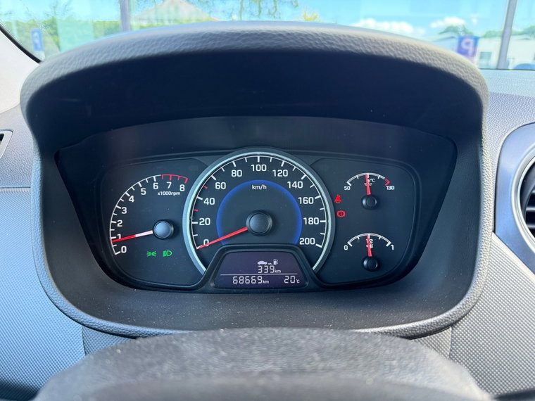 Vehicle Image 16