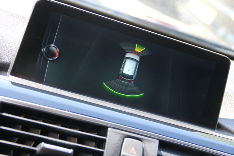 Vehicle Image 12