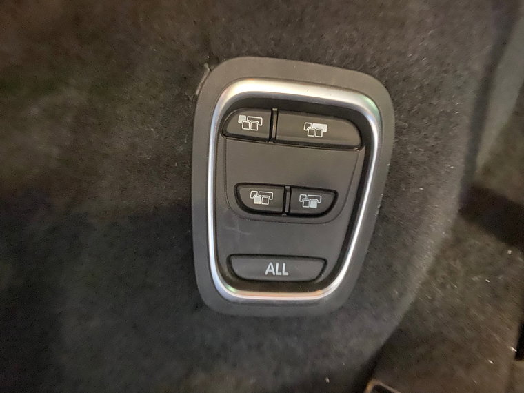 Vehicle Image 38