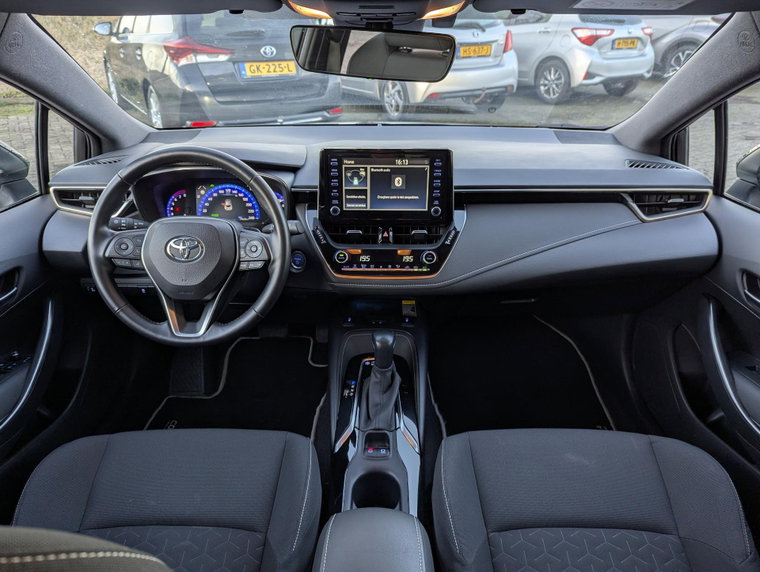 Vehicle Image 4