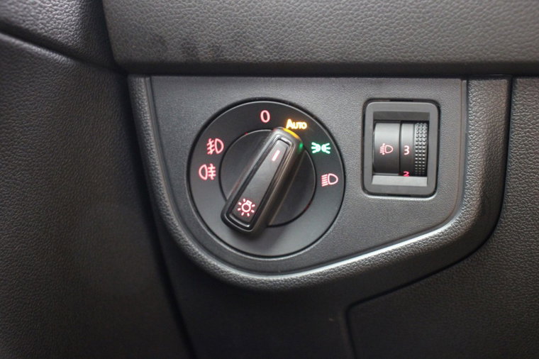 Vehicle Image 28
