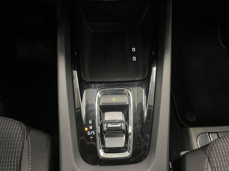 Vehicle Image 28