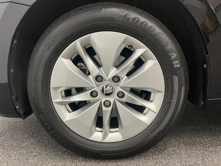 Vehicle Image 38