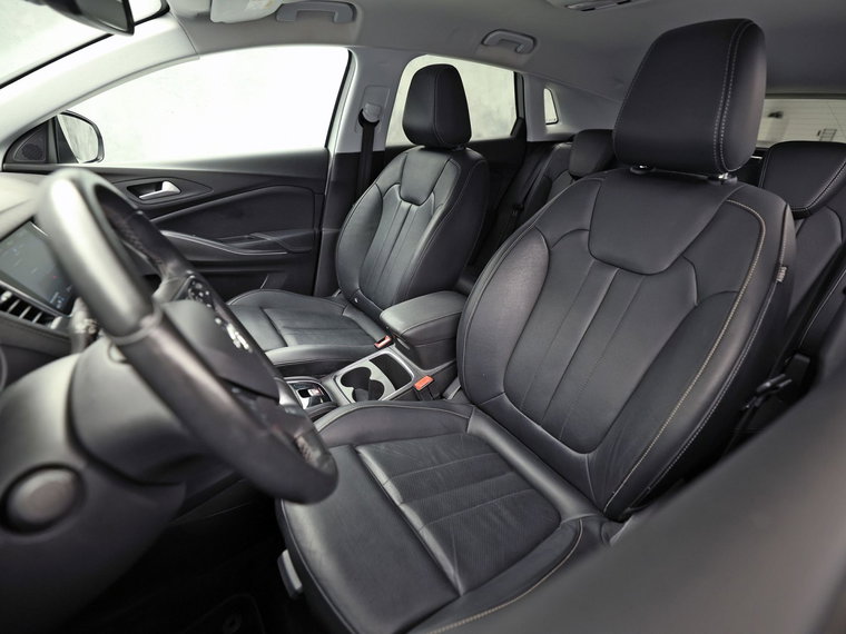 Vehicle Image 15