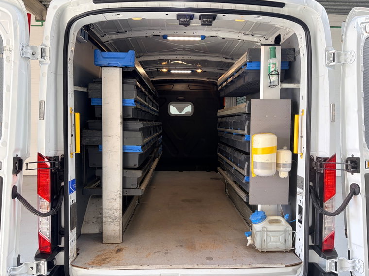 Vehicle Image 37