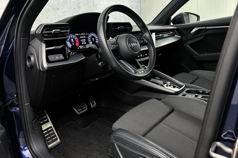 Vehicle Image 23