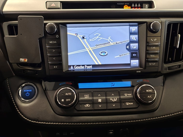 Vehicle Image 16