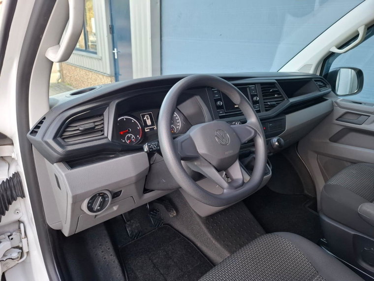 Vehicle Image 28