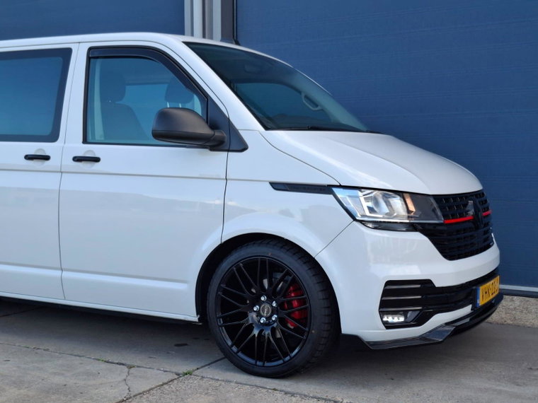 Vehicle Image 42
