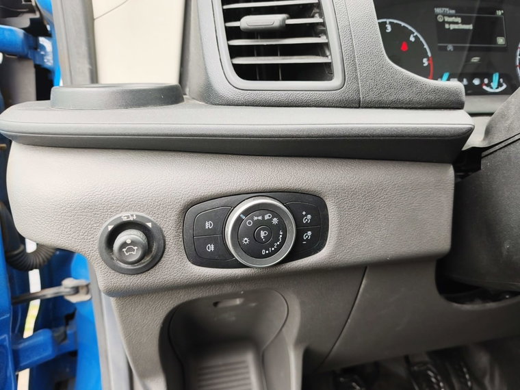 Vehicle Image 24