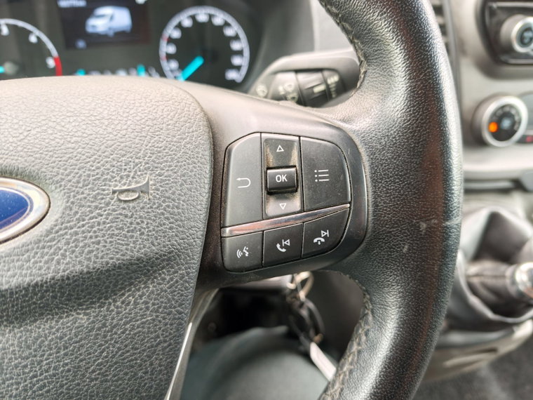 Vehicle Image 28