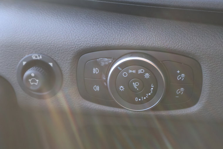 Vehicle Image 32