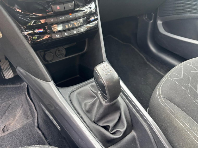 Vehicle Image 28