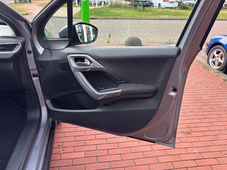 Vehicle Image 33