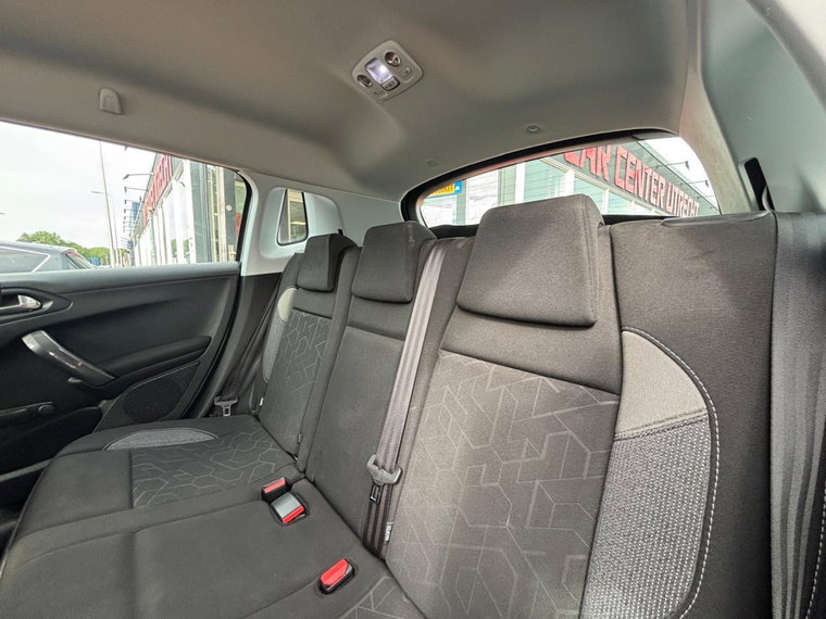 Vehicle Image 38