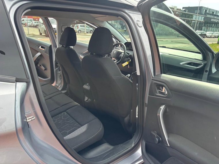 Vehicle Image 45