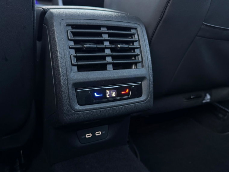 Vehicle Image 28