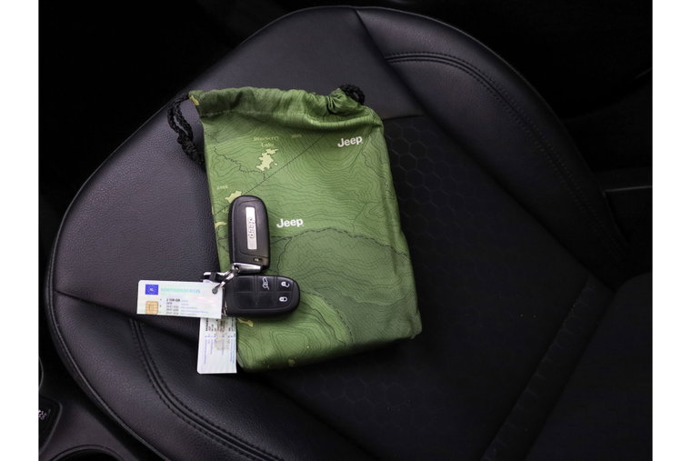 Vehicle Image 32