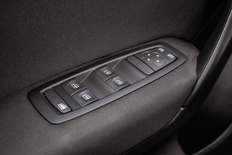 Vehicle Image 32