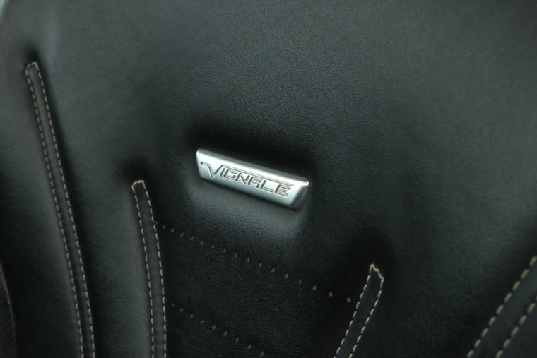 Vehicle Image 17