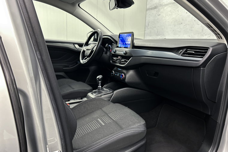 Vehicle Image 32