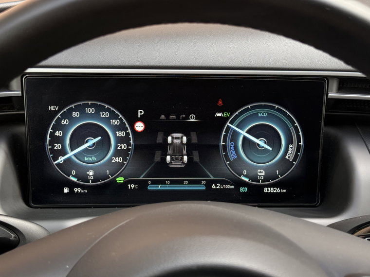 Vehicle Image 25